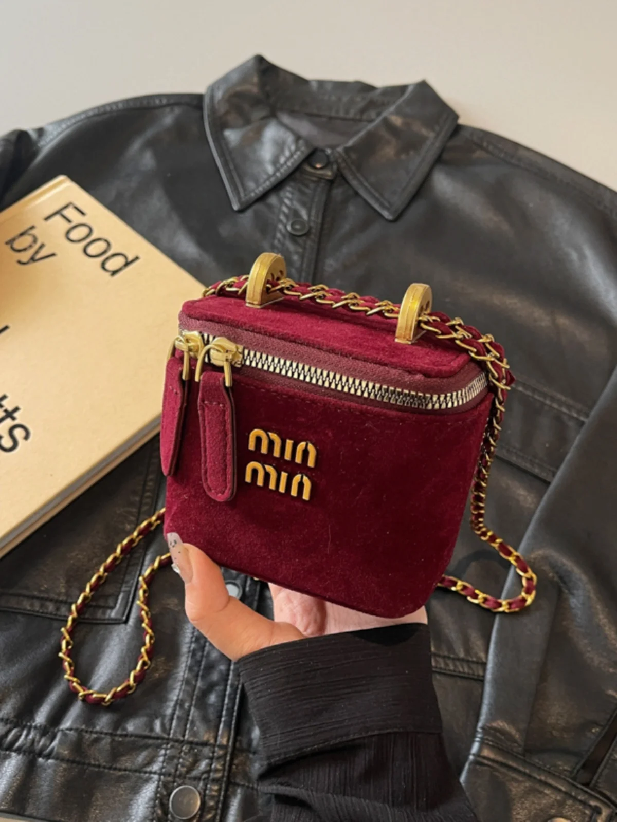 

High-end light luxury designer mini frosted box small bag women's 2025 fashion chain lipstick bag shoulder messenger bag trend