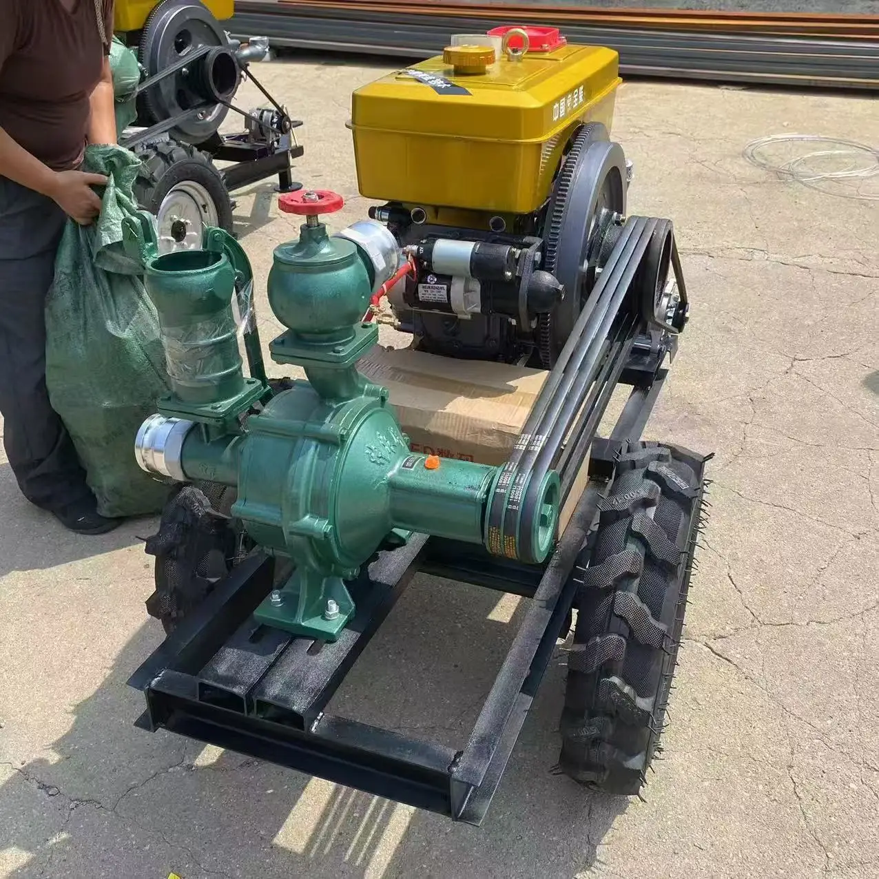Manual diesel pumps for landscaping and municipal flood control 6-inch 8-inch water pumps