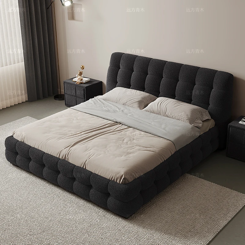 Lamb\'s wool marshmallow fabric bed is simple and modern, minimalist French retro high-end double master bedroom bed