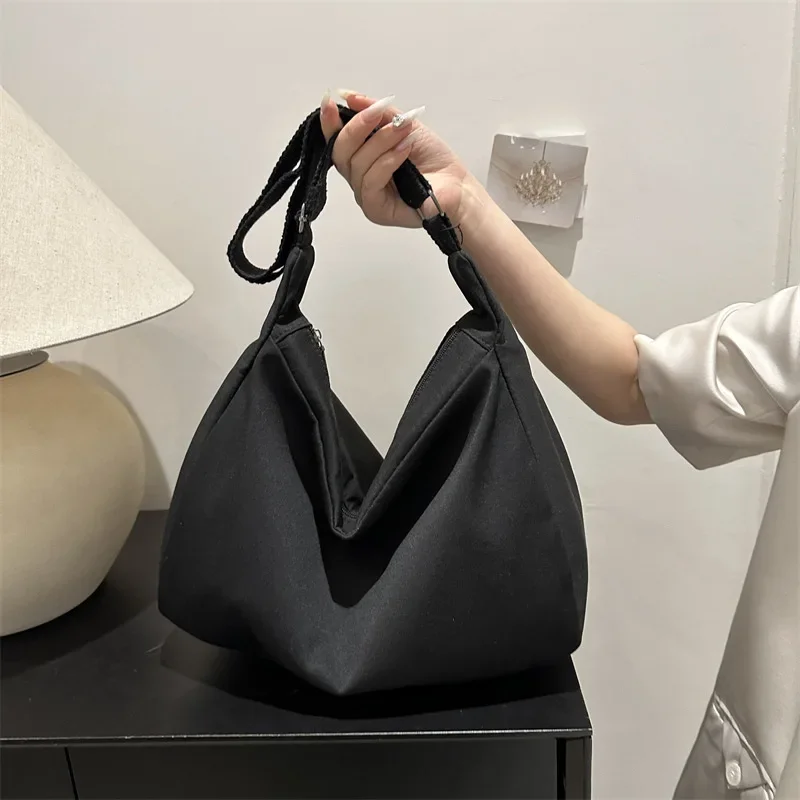 Solid color large-capacity Korean version casual bag  spring new versatile ins shoulder messenger bag make-up tote bag