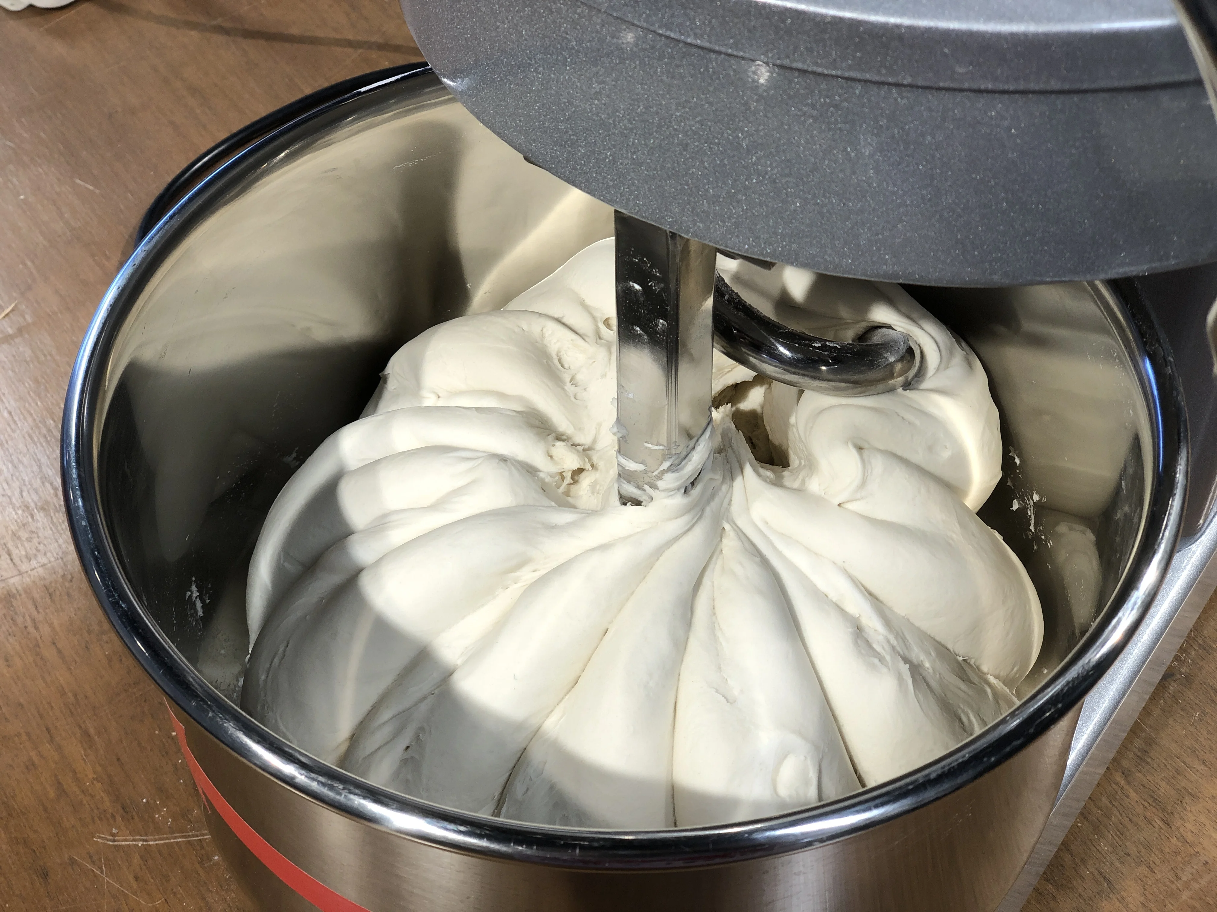 New Arrival Bakery Machine Factory Cheap Price Kneader Amasadora Spiral Dough Mixer From China for Home Use 3KG 7L