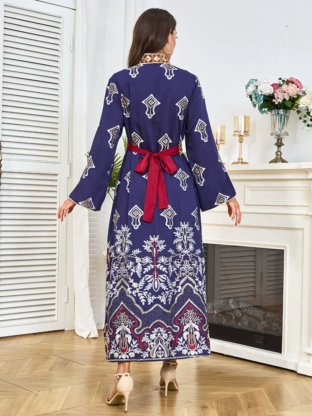 Abito da donna musulmano di lusso a maniche lunghe con scollo a V patchwork arabo mediorientale da donna, abito primaverile con nuove perle, gonna lunga abaya