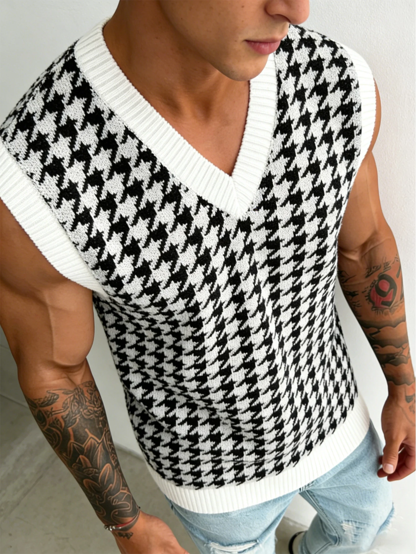 Men Houndstooth Knit Vest Preppy V‑Neck Sleeveless Sweater Loose Fit 100% Polyester Casual Pullover Waistcoat S‑XL