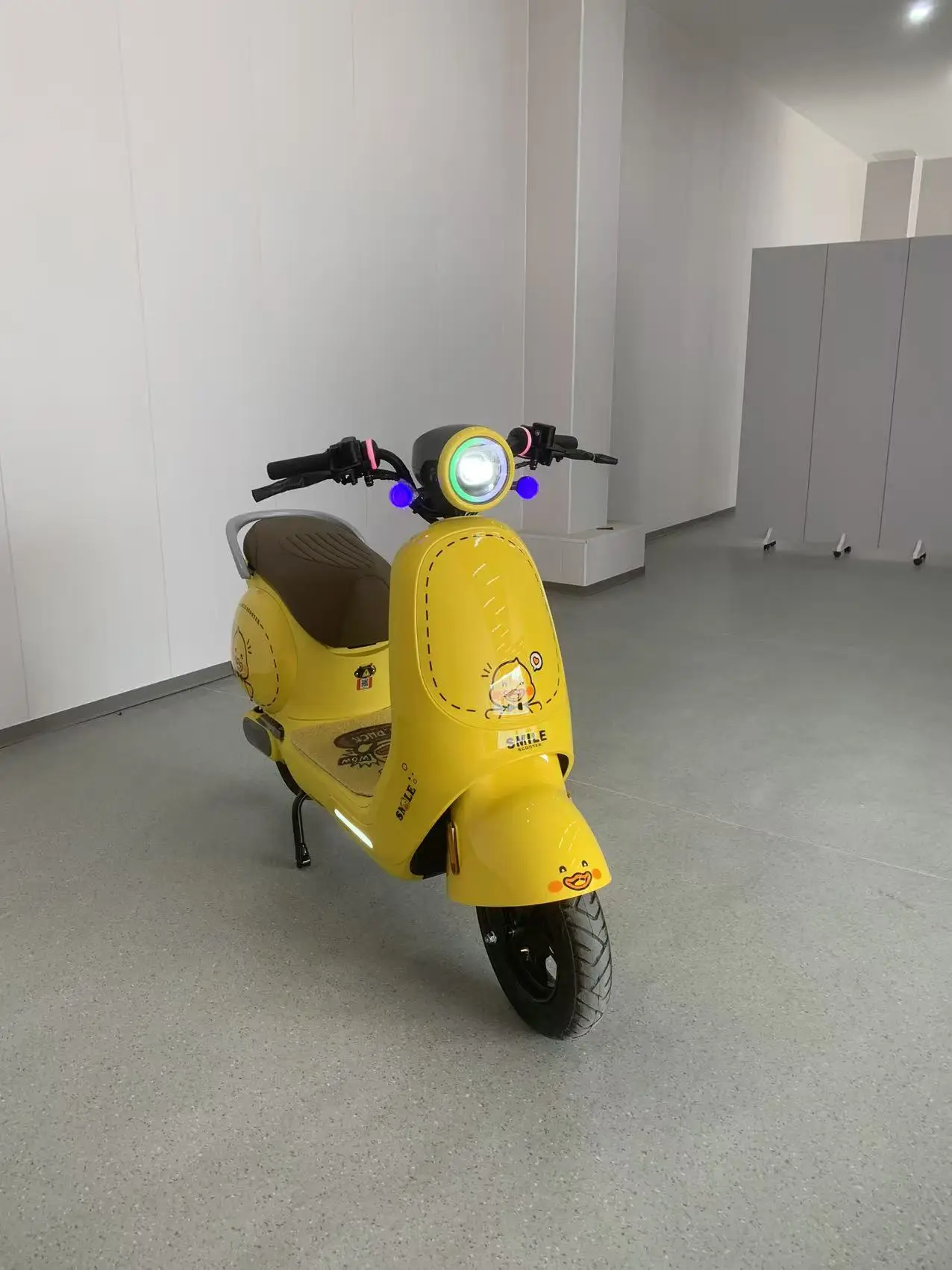 QQW Factory high-quality 3000-watt electric street car China factory cheap export Eec/DOT certified cruising range of 60 kilomet