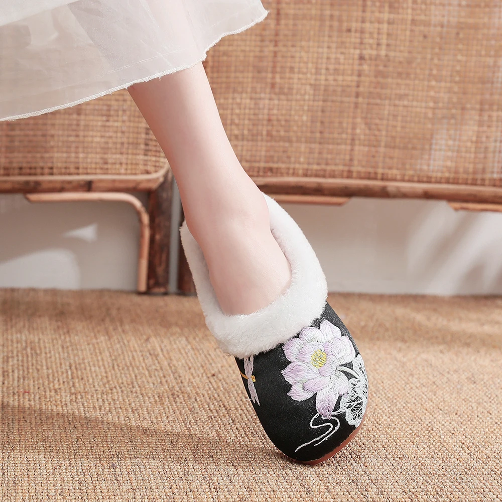 Veowalk Winter Warm Plush Lined Women Cotton Embroidery Flat Mules Comfortable Soft Light Ladies Slippers Shoes White Black Red