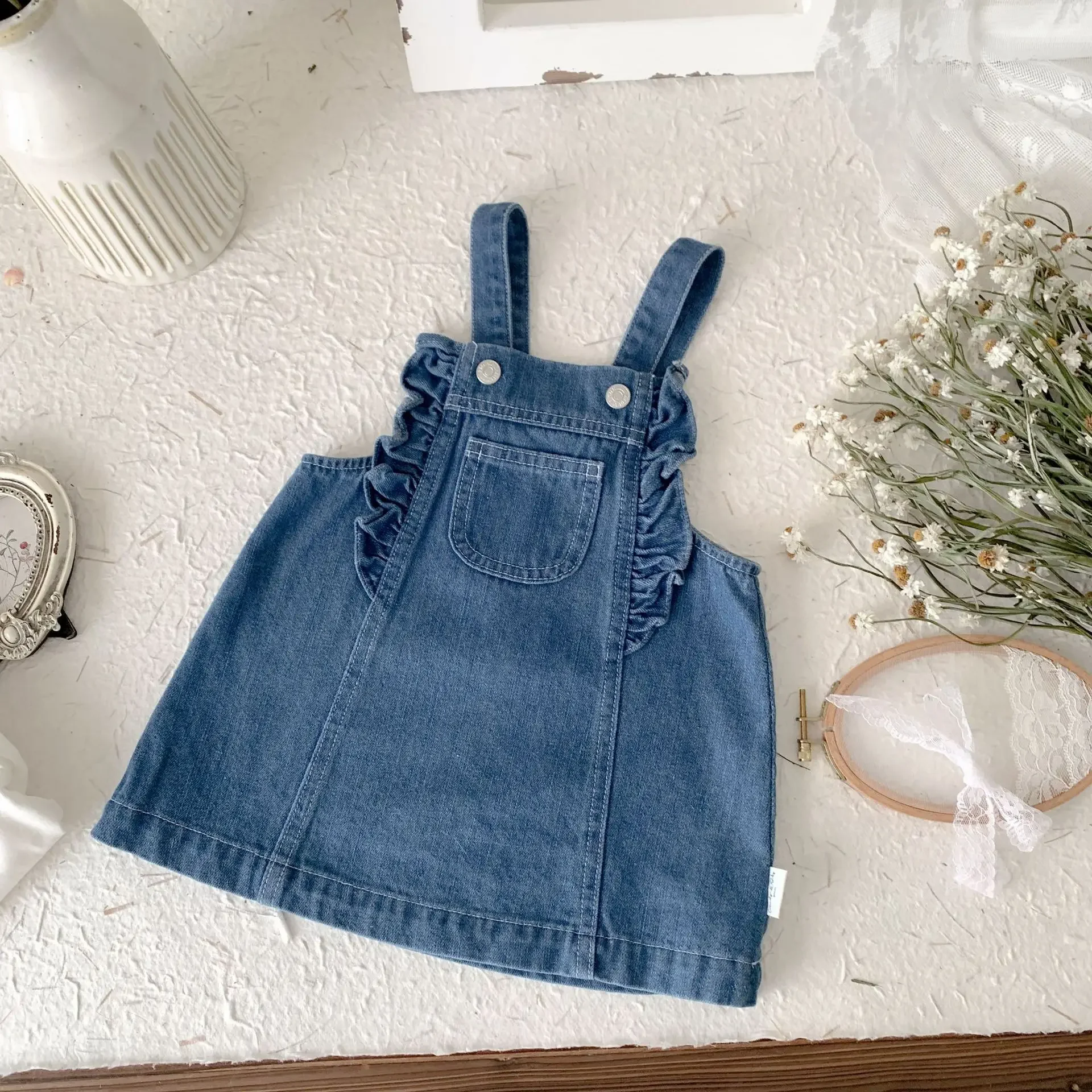 

2024 New Spring Baby Girls Denim Suspenders Dress Korean Style Ruffles Toddlers Kids Casual Straps Dresses