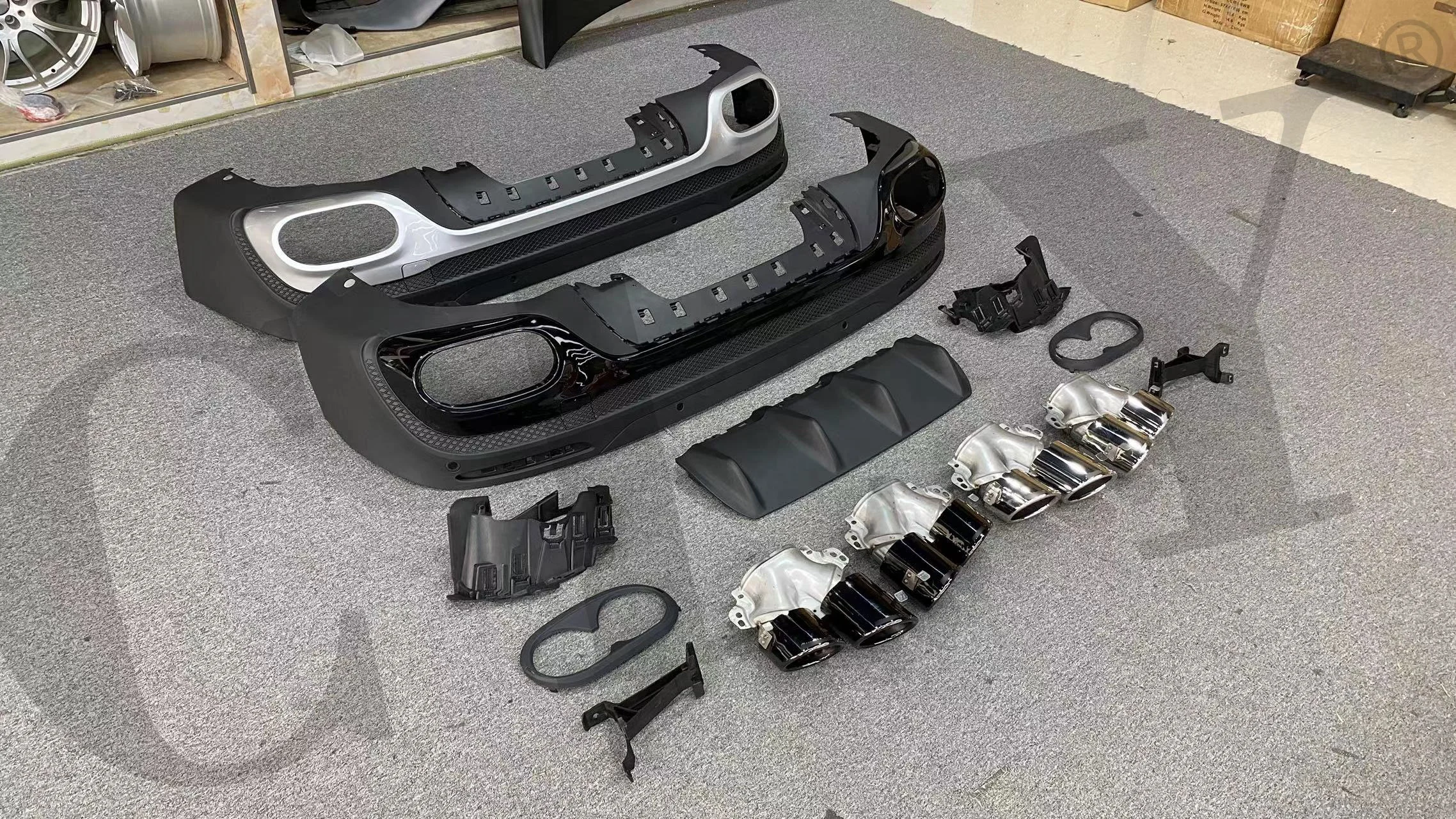 

Auto Diffuser for 2019+ Benz GLB W247/X247 SUV (Facelift) - GLB45 AMG Style! Bumper Diffuser, Exhaust Pipe, Rear Lip & Tips