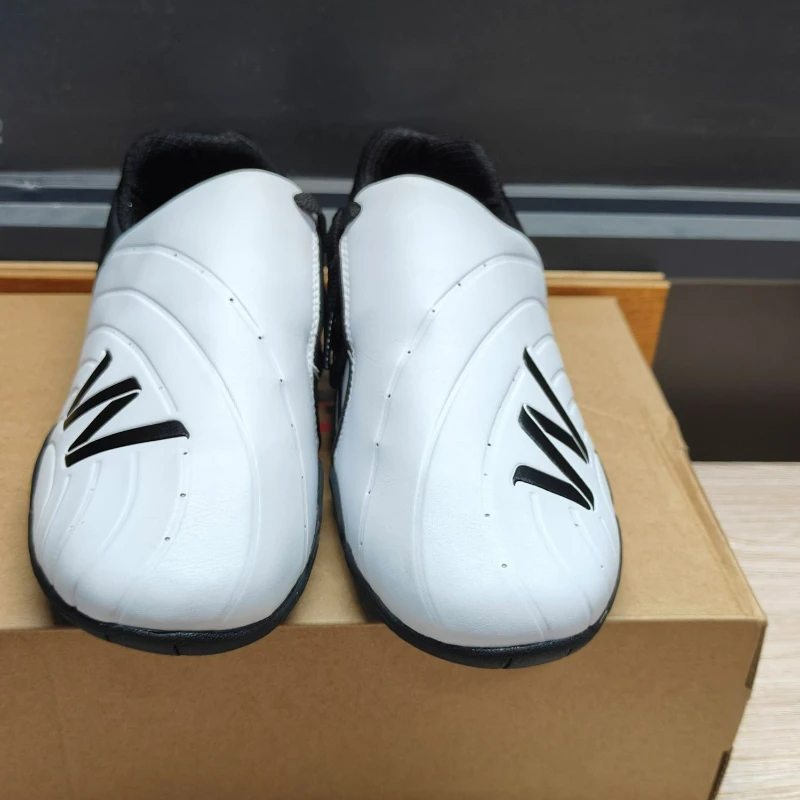 أحذية التايكوندو الجديدة لعام 2025 للرجال والنساء أحذية الكونغفو عالية الجودة أحذية رياضية أصلية للجنسين أحذية Taiji للأزواج #2