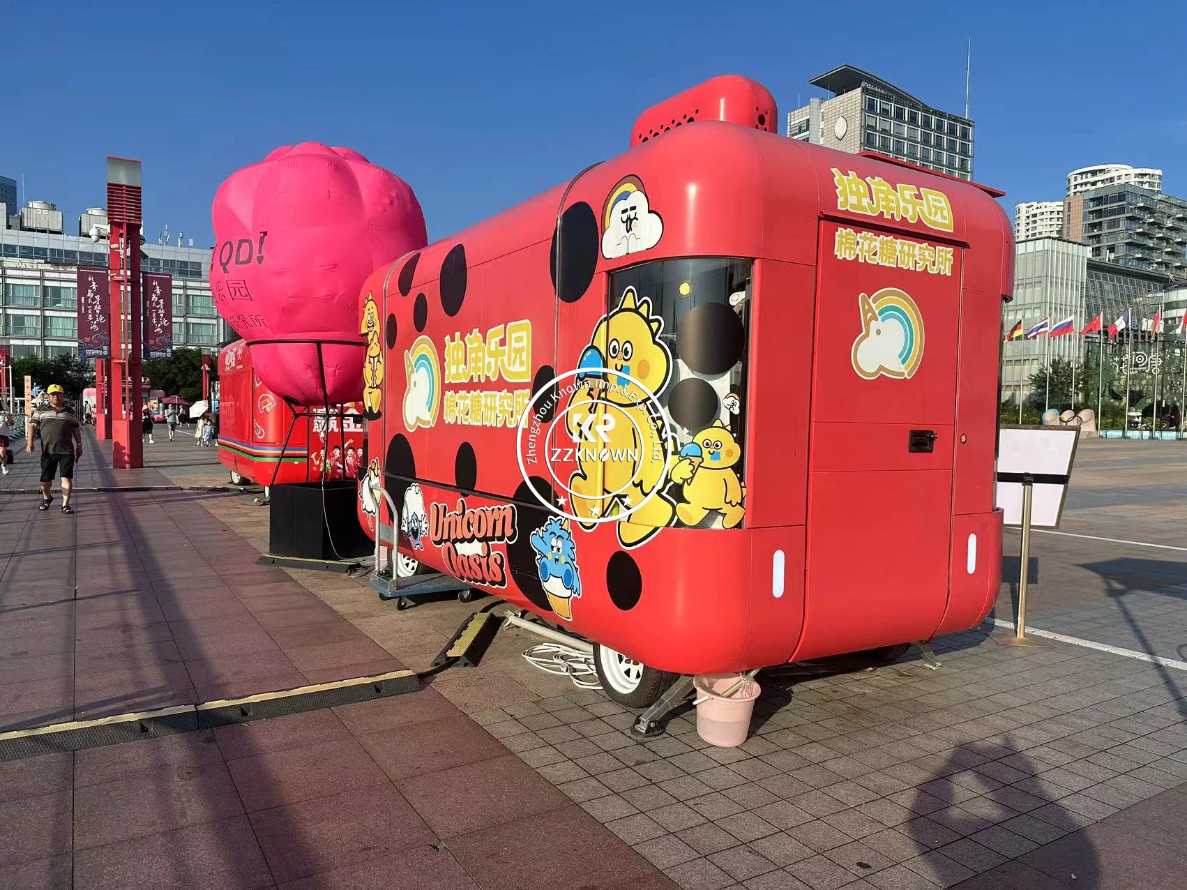 รถบรรทุกอาหารจานด่วนที่มีอุปกรณ์ครบครัน Kiosk มือถือร้านกาแฟร้านอาหารริมถนนพร้อมอุปกรณ์ครัวรถพ่วงอาหารสัมปทาน