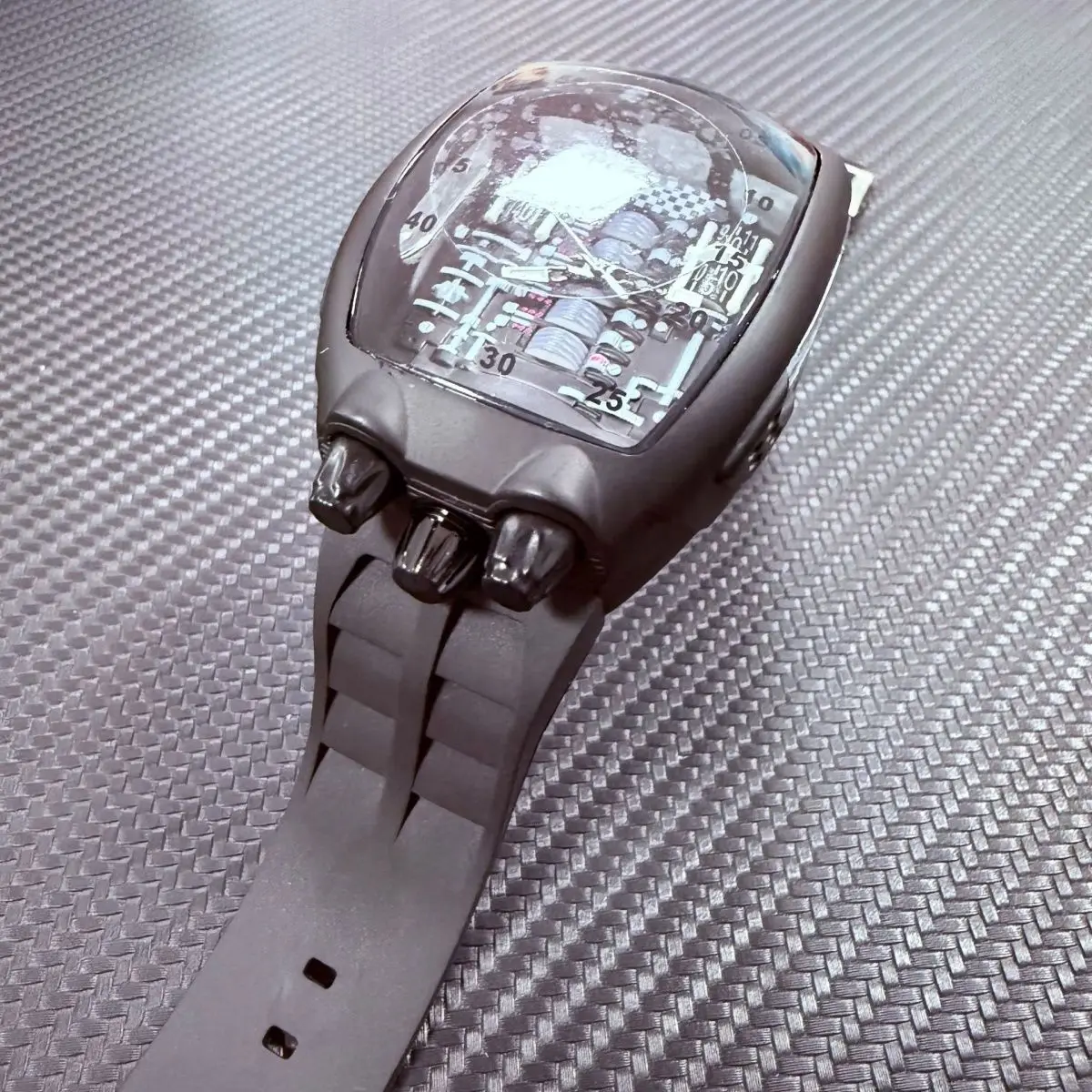 New Engine Czech Sports Men's Watch Engine Fashion Personality Brand Men's Watch Black Technology