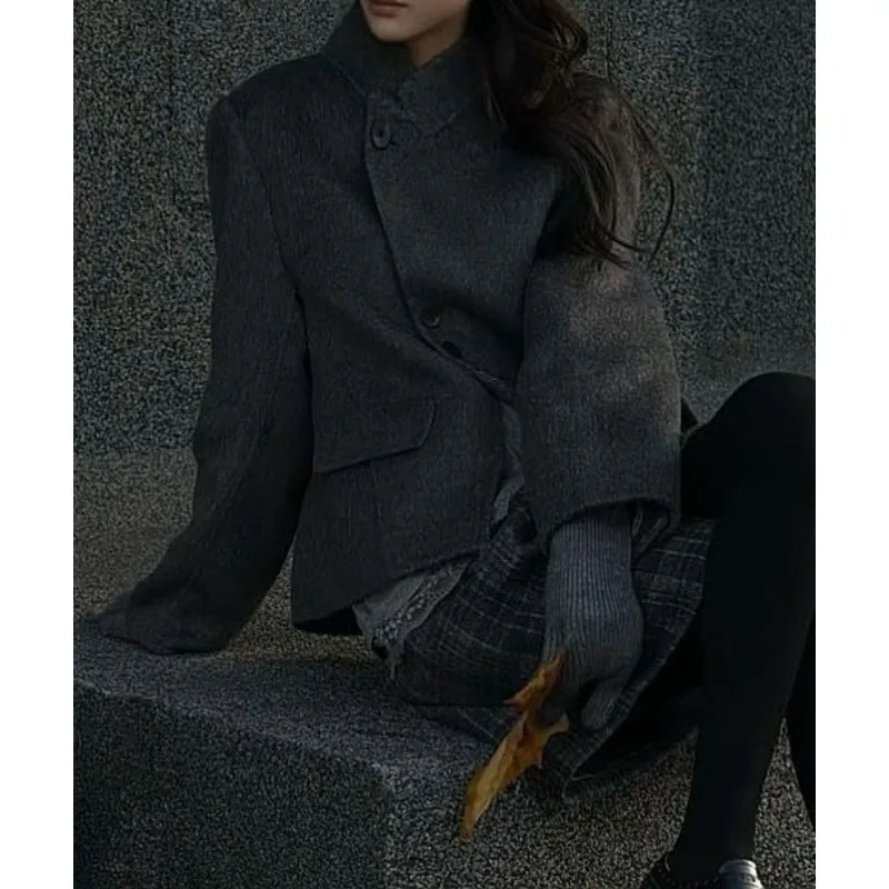 The 2025 new winter clothing item a woolen coat for women with a unique design - is considered niche