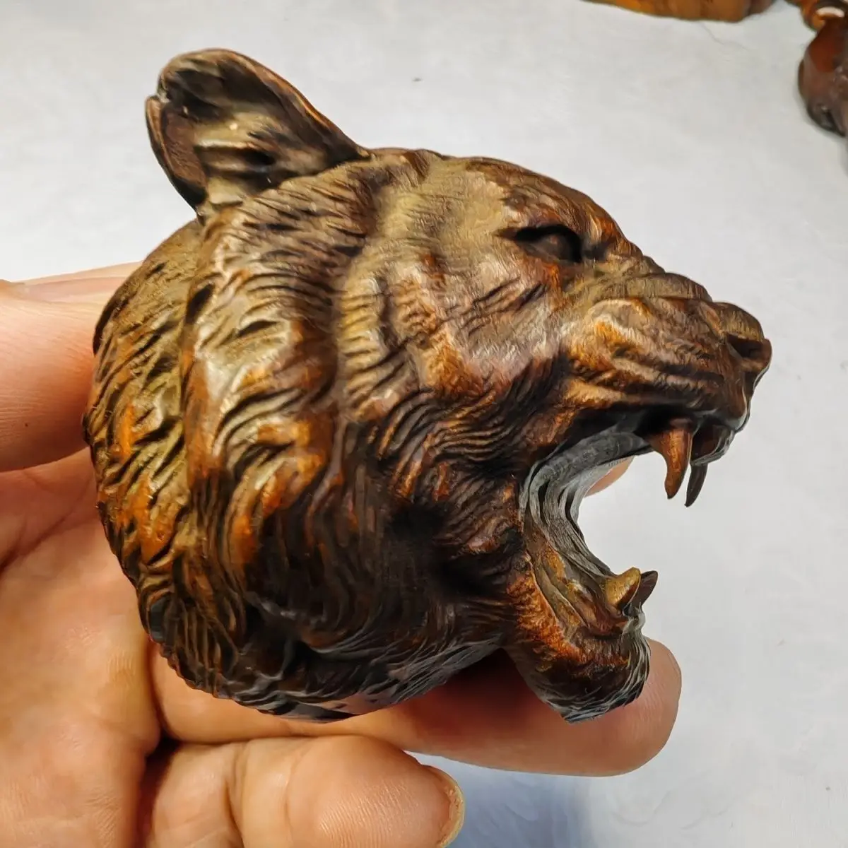 Hand Carved Wood Zodiac roaring tiger Statue Figurine Desktop Ornaments Home Decoration Crafts Tea Pet Decor