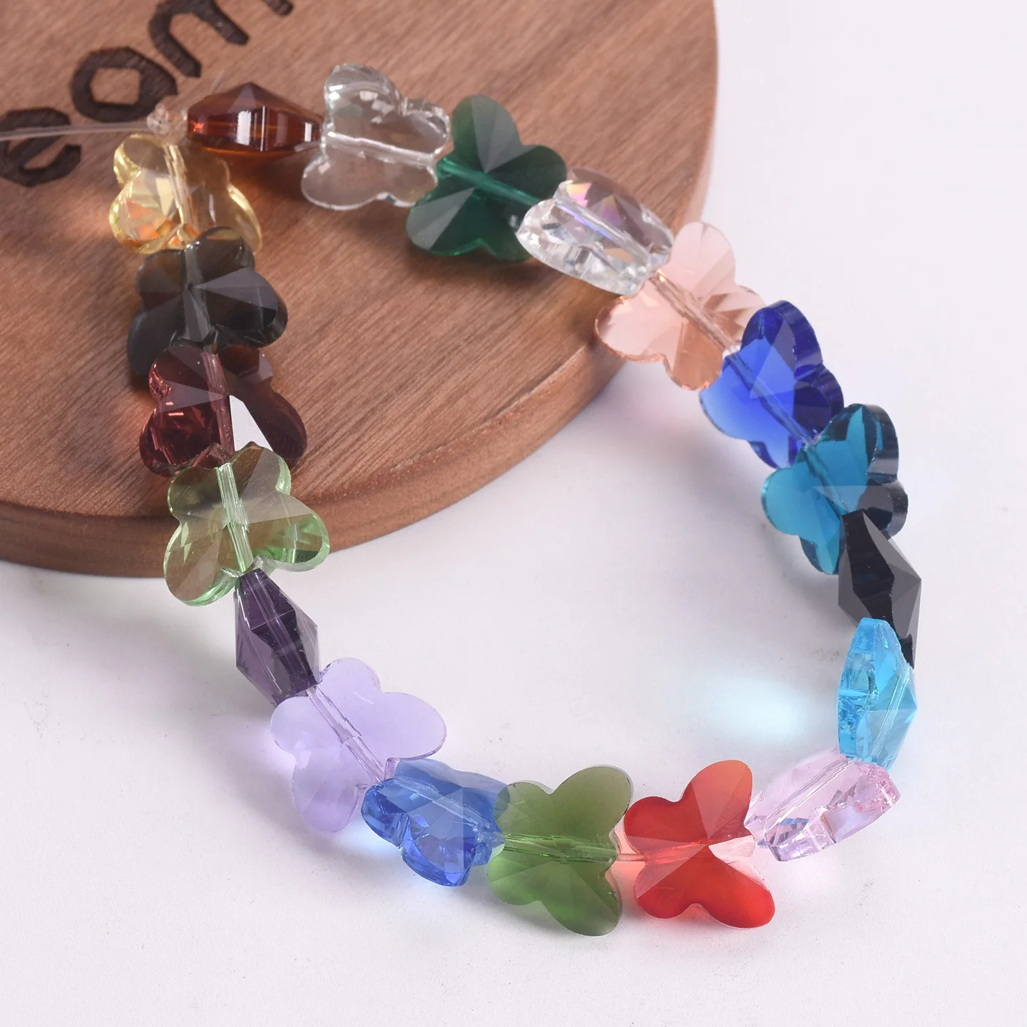 10 Stück 14 mm Schmetterlingsform, facettiertes Kristallglas, lose Bastelperlen für Schmuckherstellung, DIY-Bastelarbeiten