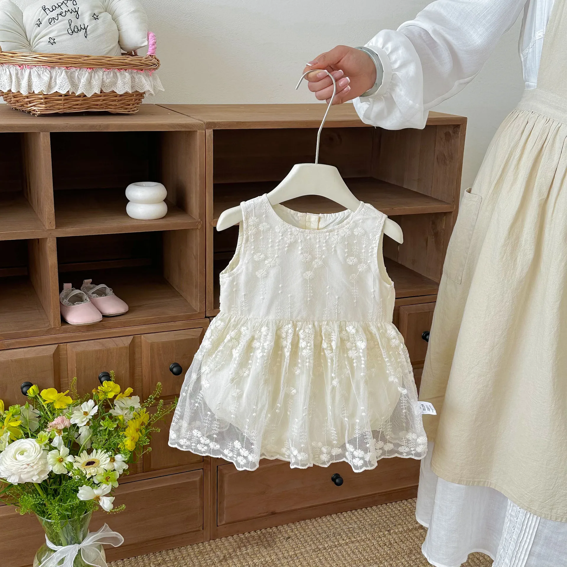 

Summer Baby Girls Bodysuit 0-24M Newborn Lace Embroidery Dress Girls' Sleeveless Romper Thin Breathable Infant One Piece Clothes