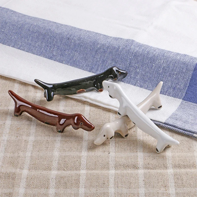 4pcs set Creative Retro Ceramic Chopstick Holder Dachshund Dog Shaped Dinnerware Stand Cute Home Table Decoration