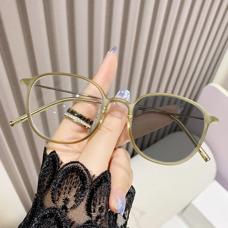 Photochrome Anti-Blau-Presbyopie-Brille, ultraleicht, für Damen und Herren, Lesebrille, klare Fernsichtbrille, Linse, Dioptrien 0 bis + 4,0 – Detail 6