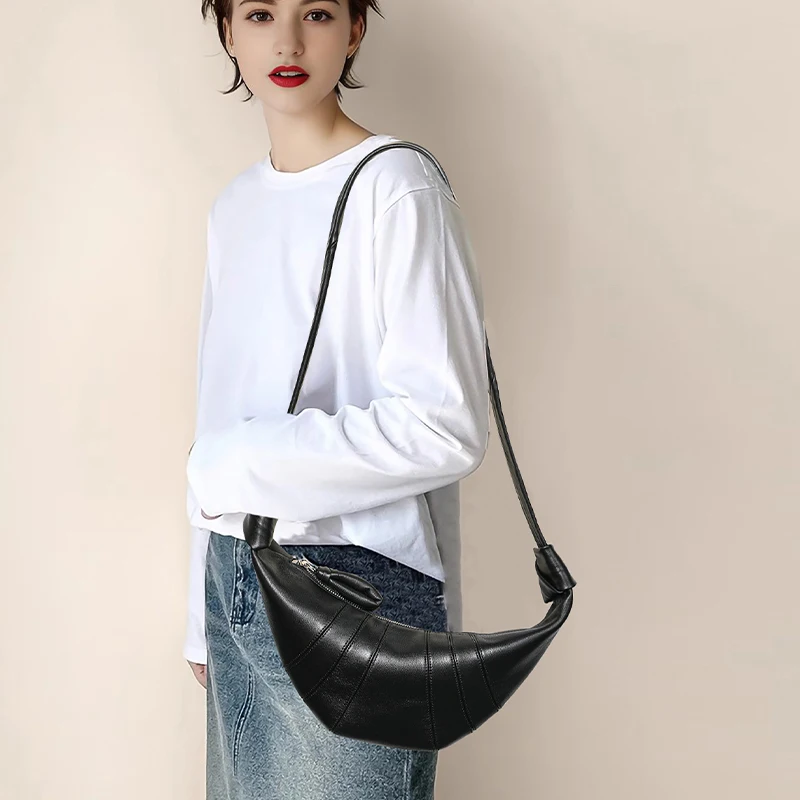 

2025 New Women Crossbody Bag Fashion Black Sheepskin Crescent Bag Dumpling Bag Lightweight Design Retro Ladies Shoulder Bag