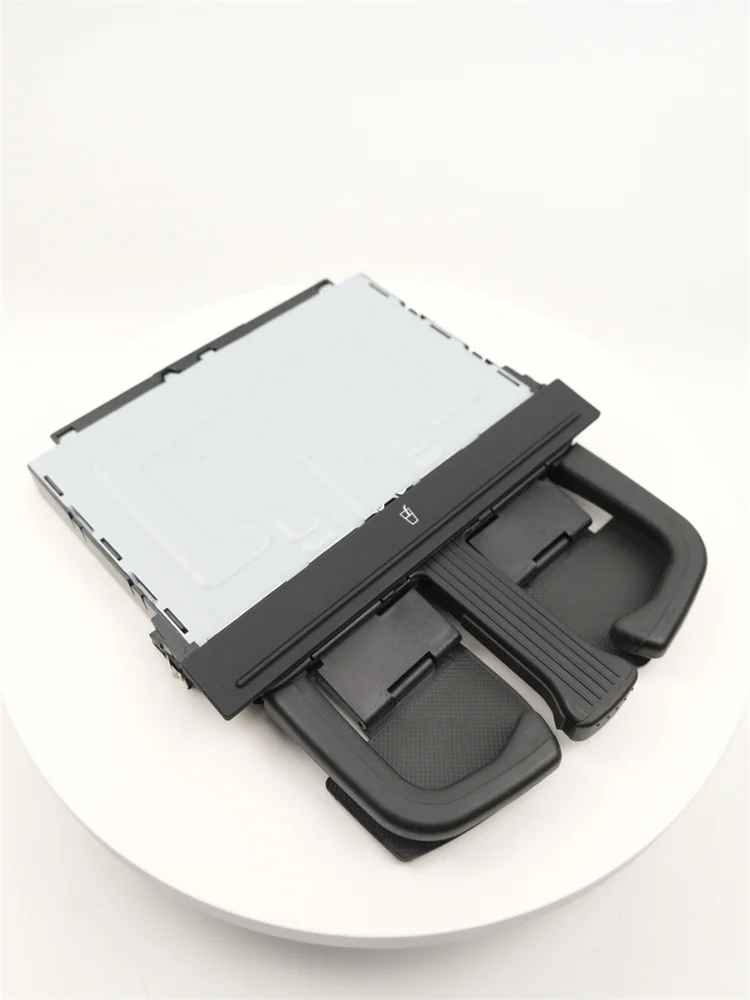 

For Volkswagen Touareg magotan B6 B7L Audi Q7A4LQ5 BORA Golf4 Rear drain cup holder