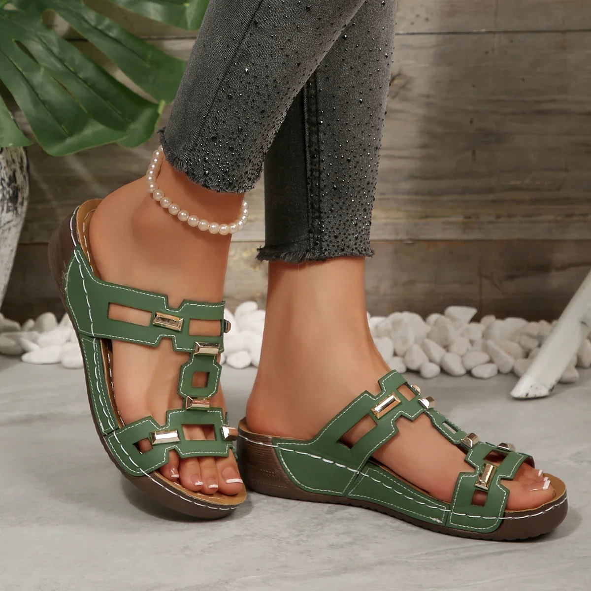 Große Größe Römischer Stil Damen-Sandalen Offene Zehen Strand-Pantoletten Sommer-Keilabsatz Bequeme Outdoor-Slip-On-Schuhe für Frauen – Detail 3