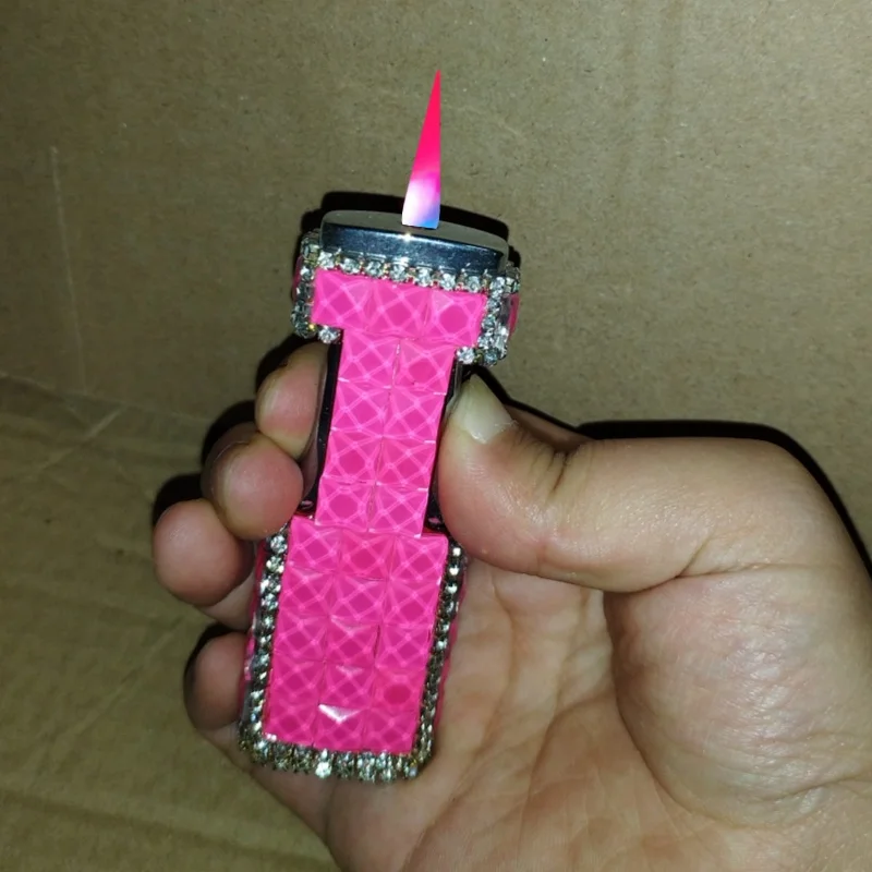 

Изысканная газовая зажигалка с кристаллами, розовая, с прямым пламенем, электронная, металлическая, ветрозащитная, необычный подарок для женщин