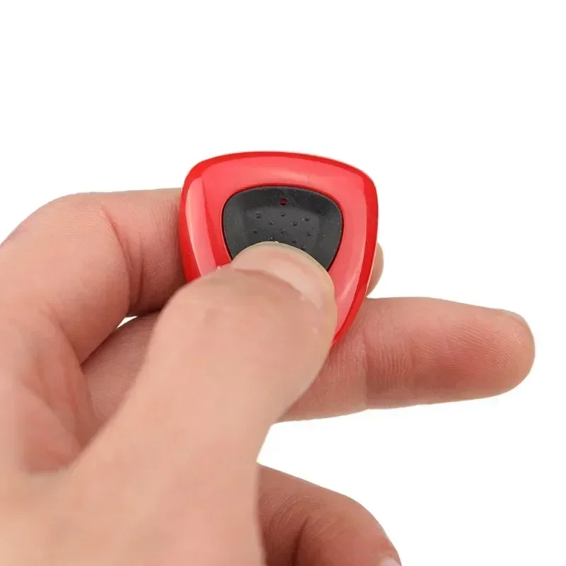 Dla Tesla Model 3/Y/S/X Pilot zdalnego sterowania pokrywy ładowania Przycisk otwierania ładowarki Pokrywa otwierania pali Port Key Chip Akcesoria 2024