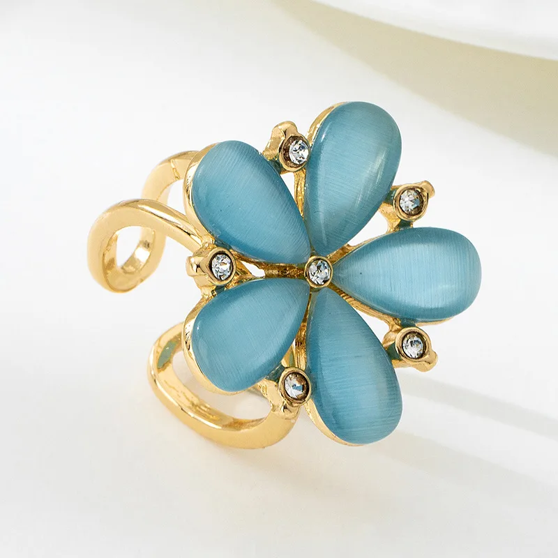

Fashion temperament Clear blue gem flower ring Female, dinner party style index finger ring