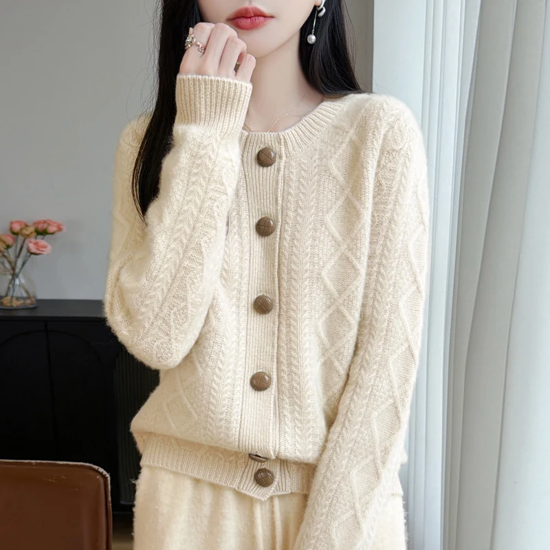 New Autumn Winter 100% Merino Wool Sweater Heavy‑Weight Thick Diamond‑Stitch Knit Cardigan Large Buttons Elegant Stately Sweater