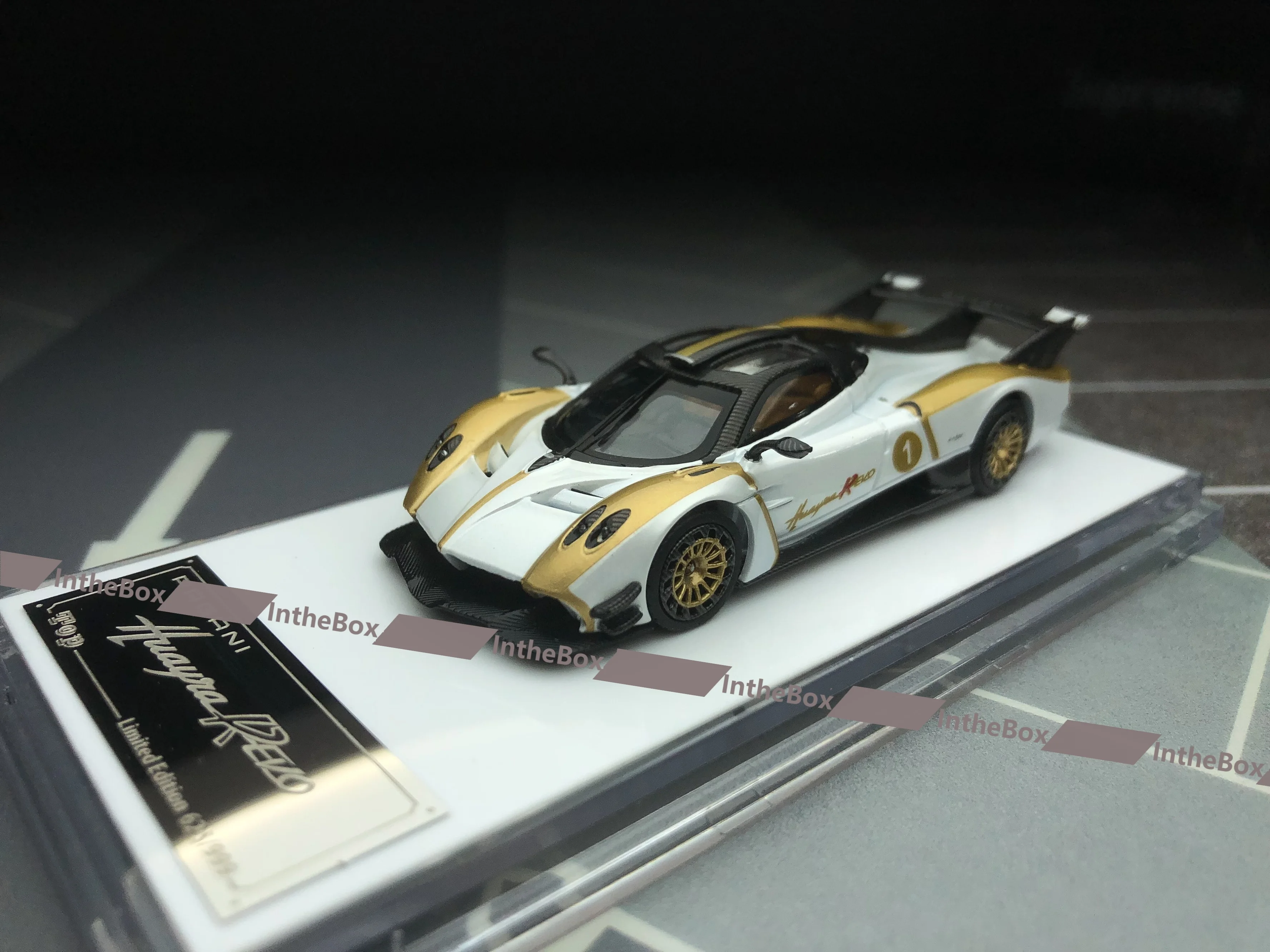 Top Model 1/64 Huayra R Evo Sport Super Car Diecast Model Car Collection Limited Edition Hobby Toys