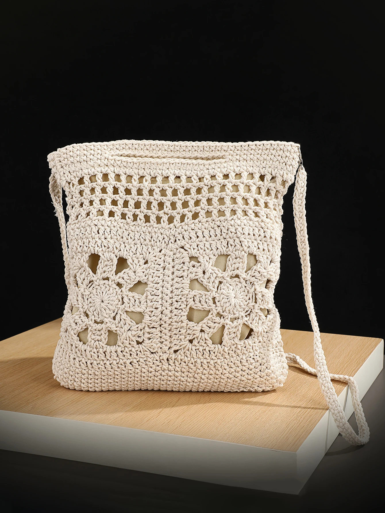 

New niche vacation-style stylish single-shoulder bag casual lightweight and versatile handbag hollowed-out flower woven bag