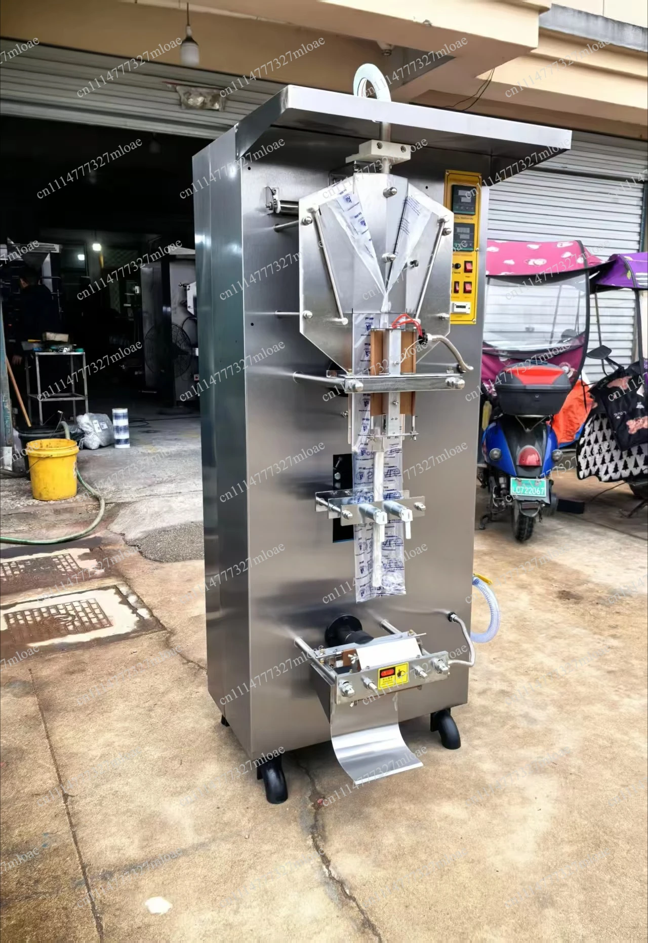 Línea de producción de máquina automática de llenado y envasado de 1.6kw para sobres, líquido de agua pura en sobres, 2000bph