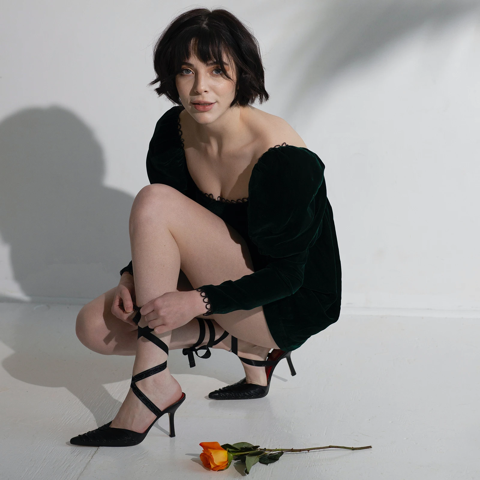 

1 Roll Bling Ribbon Adhesive Iron-On Resin Diamond Strip Self-Stick Crystal Tape For Crafts Clothing Accessories Costumes