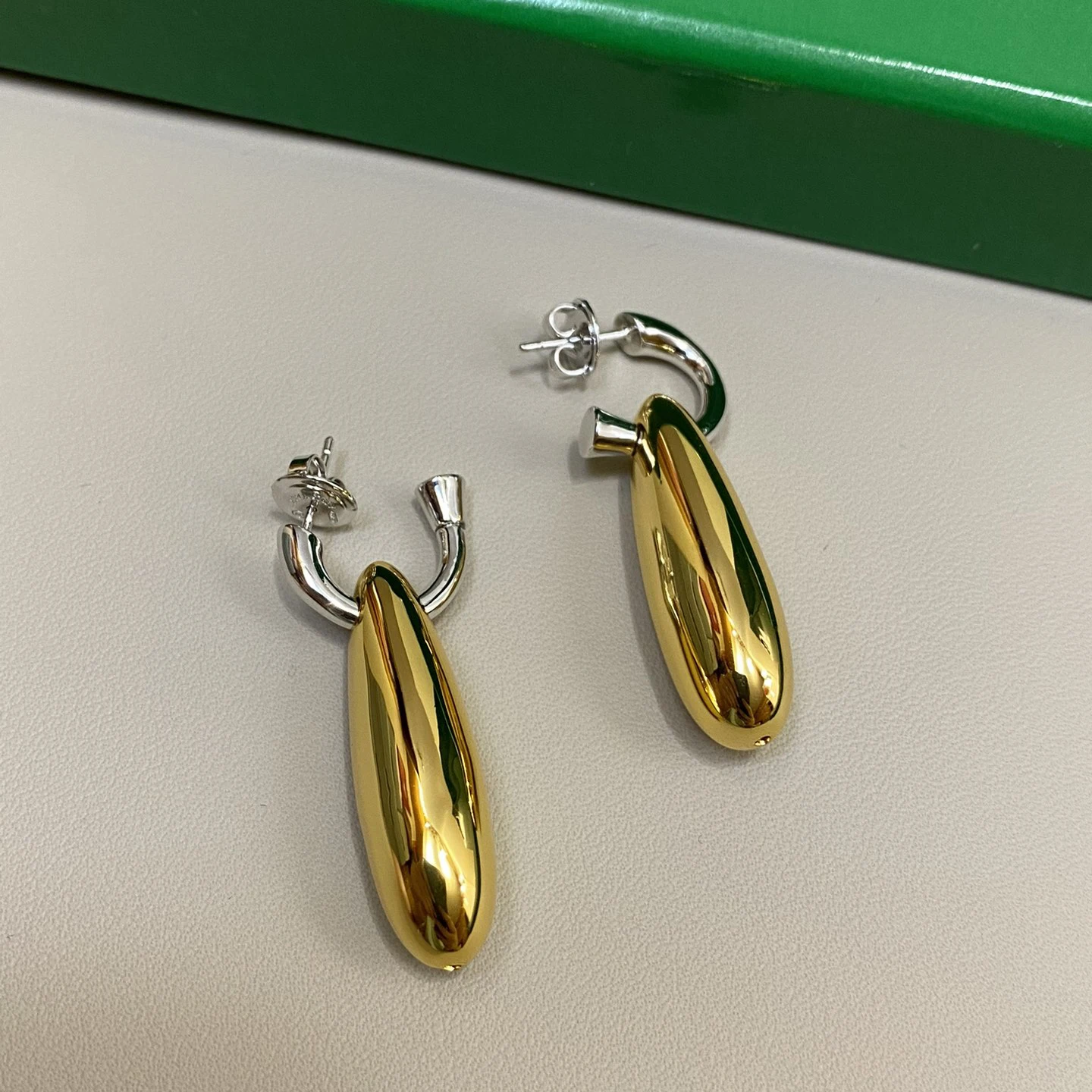 

Европа Америка Популярные золотые серебряные серьги-подвески для женщин Высочайшее качество Дизайнерские роскошные ювелирные тенденции