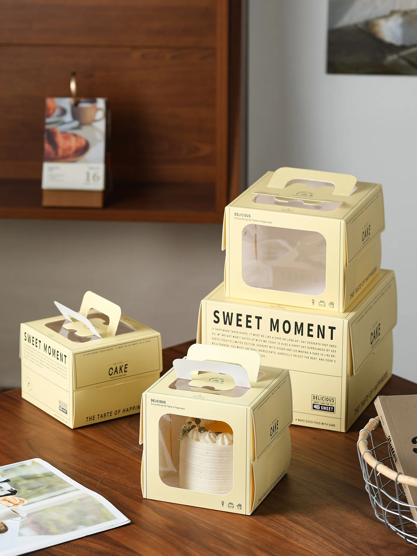 

Transparent Cake Box 4 Inch 3 Inch 6 Inch Elevated Baking Pastry Cutting Handheld Paaging Box for Baking Store Office Cam
