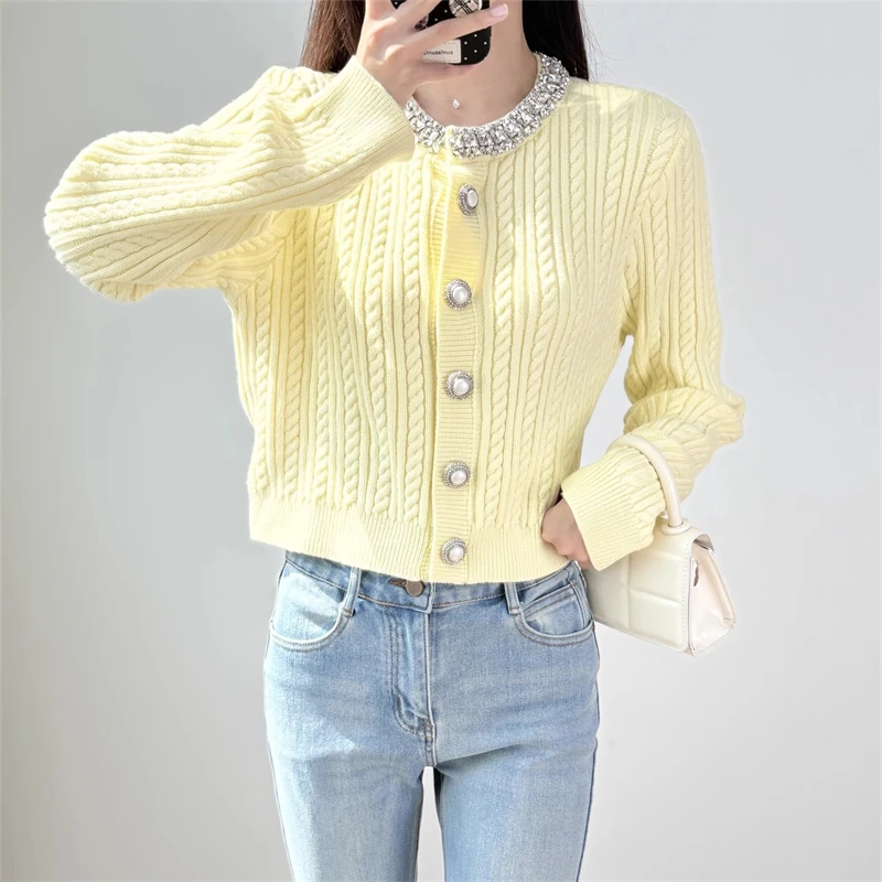 

2026, весенний новый женский вязаный кардиган с круглым вырезом и бриллиантовым ожерельем, модный вязаный топ/верхняя одежда Y2K