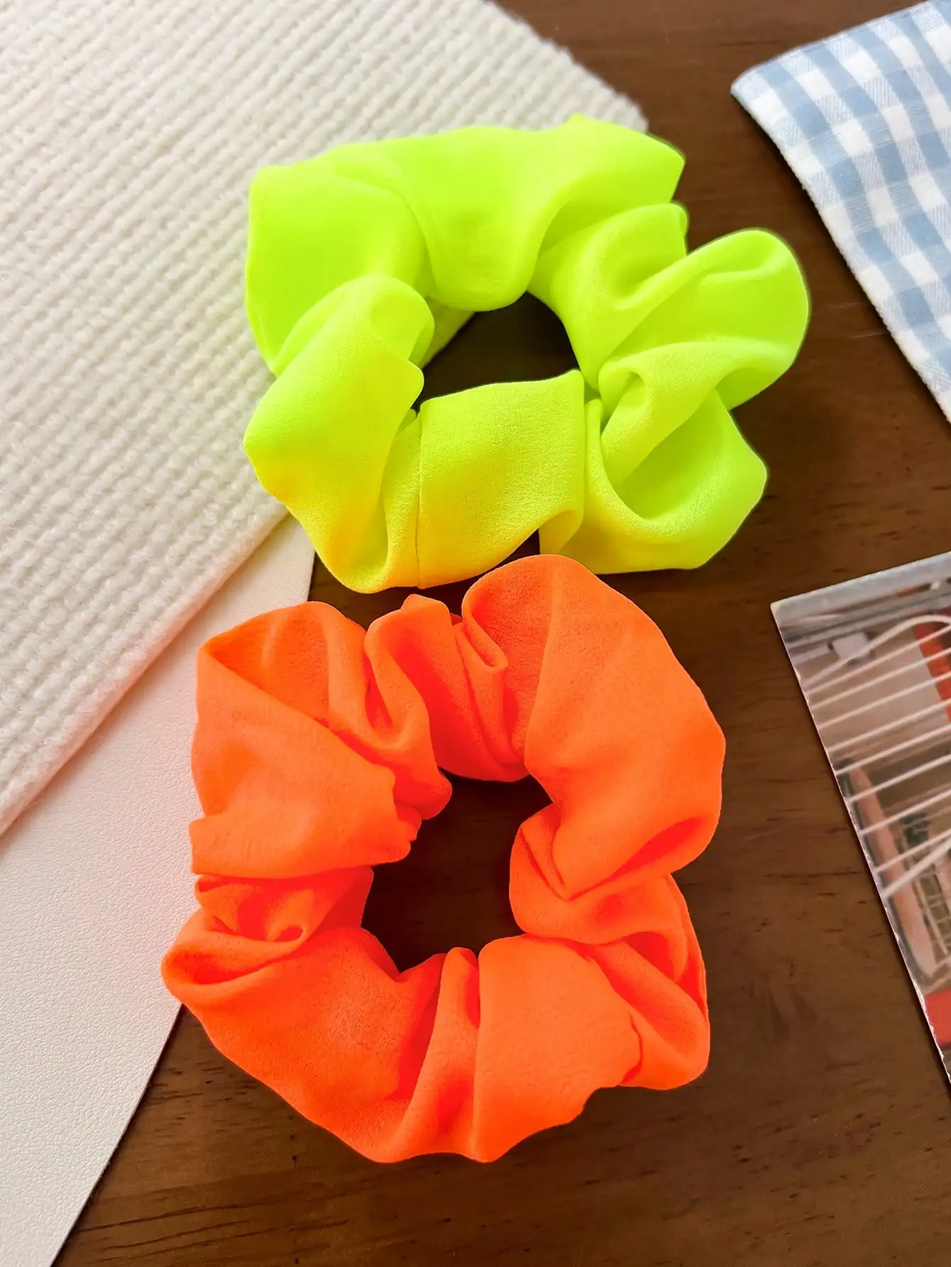3 Stück Neon-Haargummis, 80er-Jahre-Haaraccessoires, leuchtende Farben, hochwertige elastische Bänder, Pferdeschwanzbänder für Damen, 90er-Jahre-Party-Outfits, zum Sport. – Detail 4
