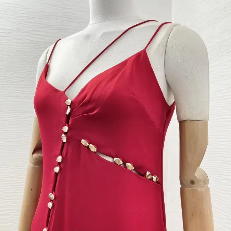 Vestido Midi con tirantes finos para mujer, con hebilla de Metal elegante vestido rojo, decoración recortada, vestido sin mangas de alta calidad