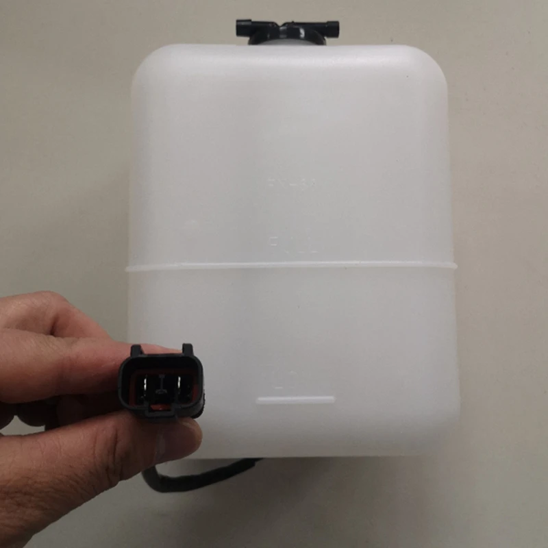 20Y-06-15240 For Komatsu Excavator Loader Tractor PC120 Expansion Tank Auxiliary Cooling Tank 6743-81-9140