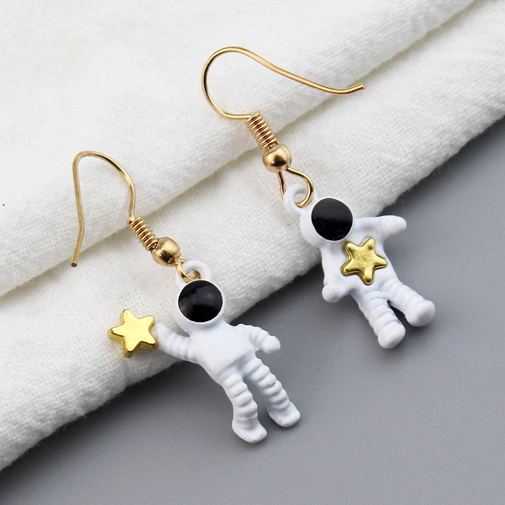 Asymmetric Pentagram White Astronauts Earrings For Women Creative Personality Cosmonaut Stud Earring Girls Party Jewelry