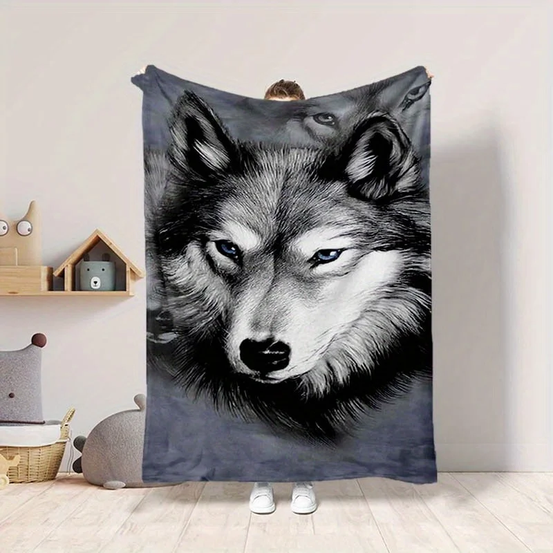 Soft & Warm Gray Wolf Flannel Blanket - Ideal For Sofa, Bed, Picnic, And Travel