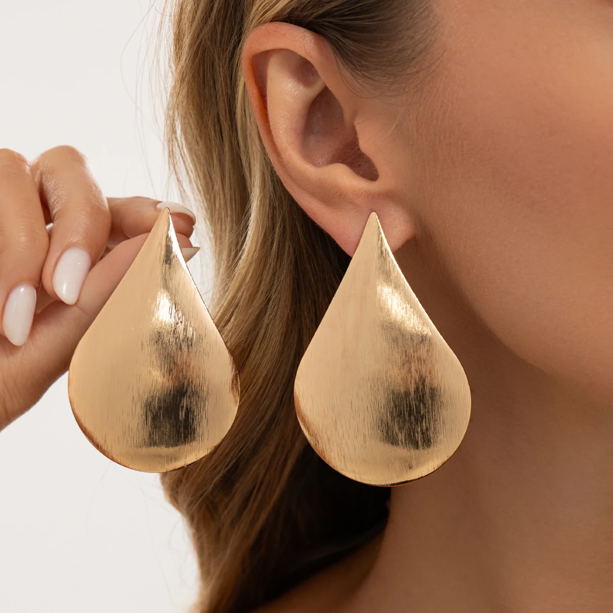 KunJoe Punk Exaggerated Metal Gold Color Chunky Water Drop Stud Earring Women Minimalism Geometry Teardrop Piercing Ear Jewelry