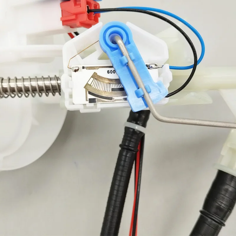 A 2034702941 2034702941   A 2034702541 2034702541   Bomba de combustible adecuada para Mercedes Benz W202 W203 S203 CL203 A 2034702941 2034703041