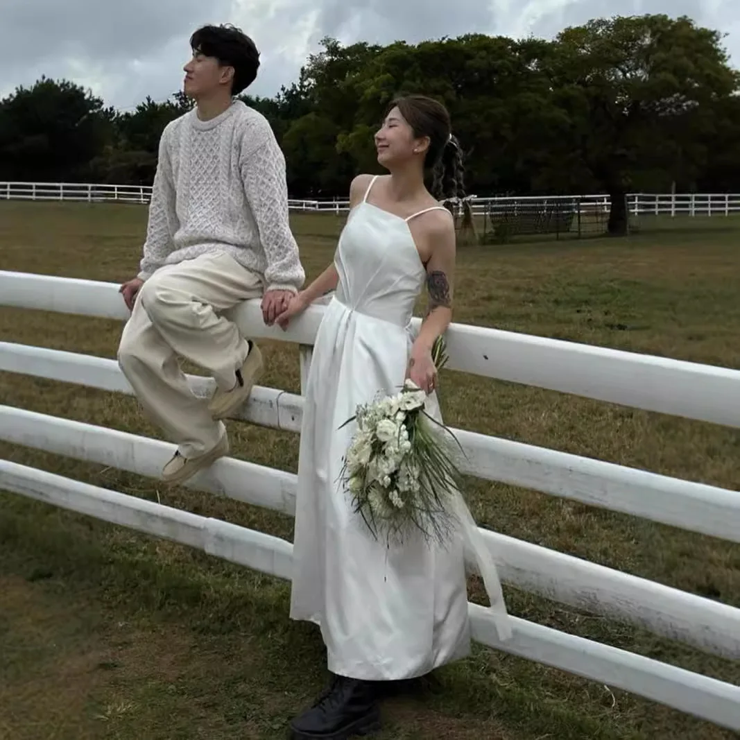 Lekka suknia ślubna Satyna Proste paski spaghetti z odkrytymi ramionami High Sense Trip Shoot Rejestracja Mała średniej długości damska