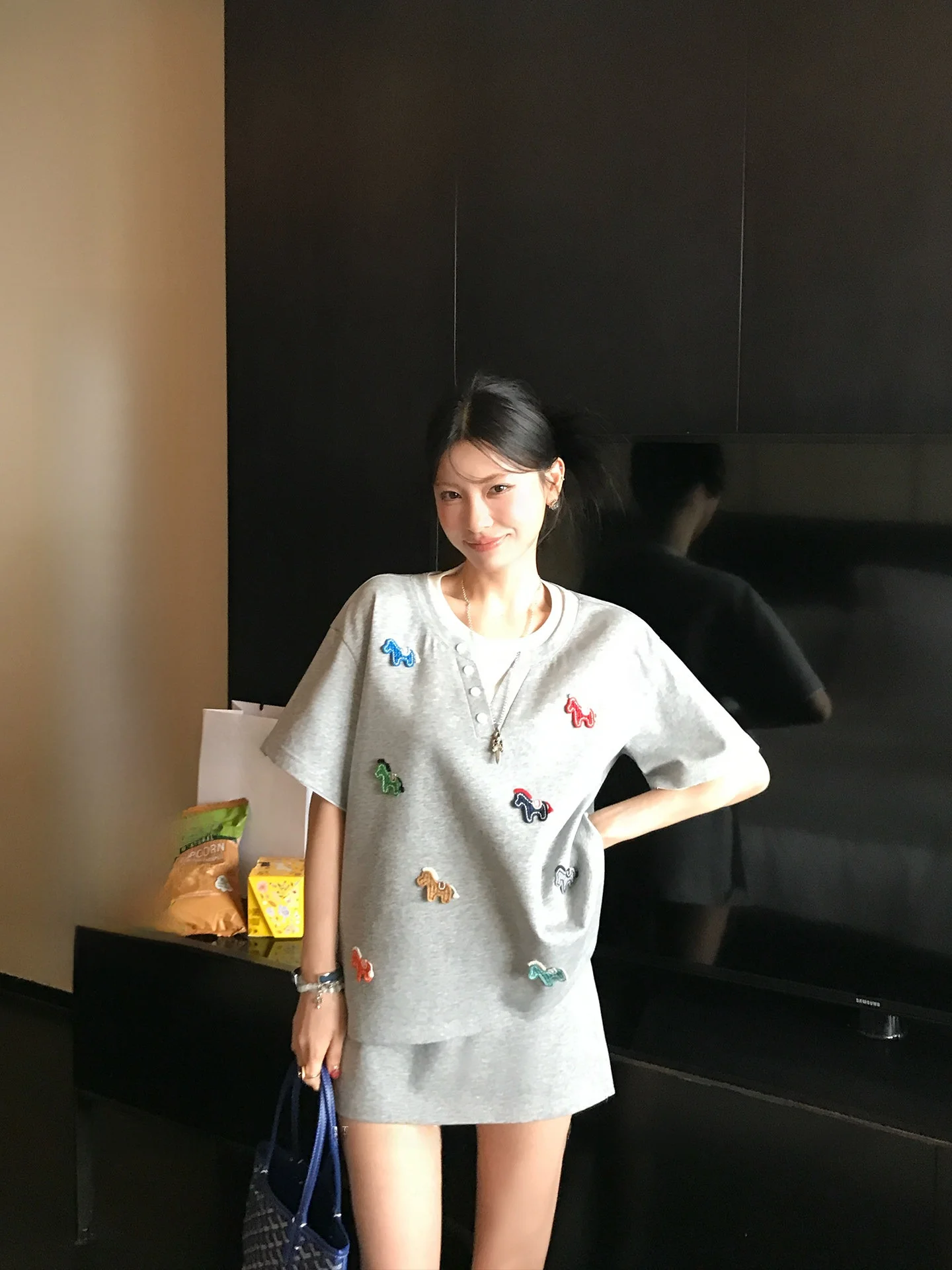 

Lione Grey Series T-Shirt And High Waist Skirt Pants Set Short Sleeve Embroidered Top Cute Style Casual Wear