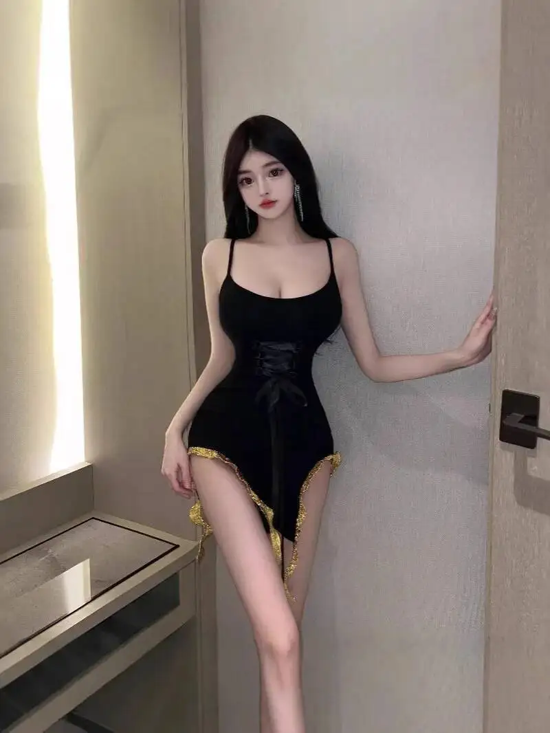 Modna Sukienka Mini na Ramiączkach Letnia Seksowna Krótka Nieregularna Sukienka z Falbanką w Stylu Spicy Girl z Niskim Dekoltem Elegancka M8JS