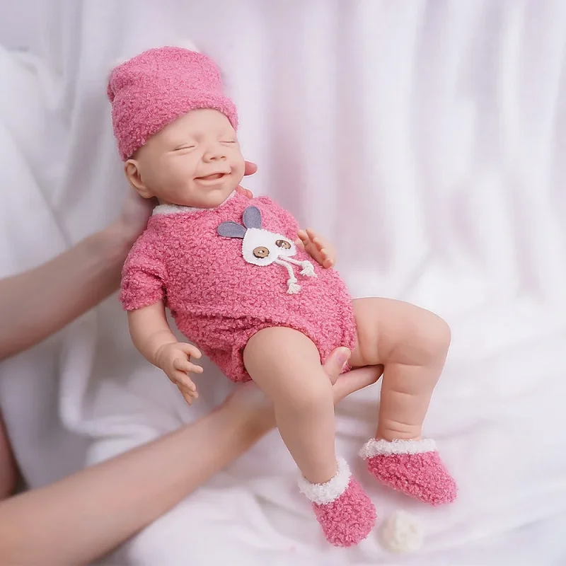 poupée en silicone mignon bébé
