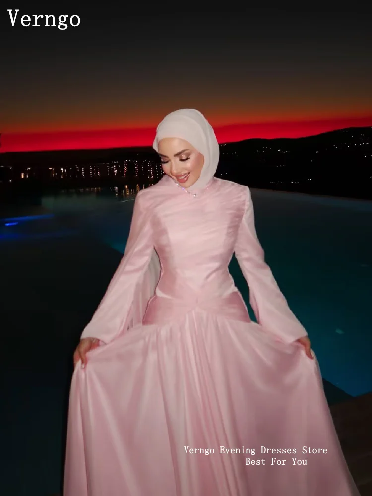 Verngo Modest Blush Pink Ballkleider mit hohem Kragen und langen Ärmeln, muslimische arabische Partykleider für Frauen, Dubai-Abendkleid, maßgeschneidert