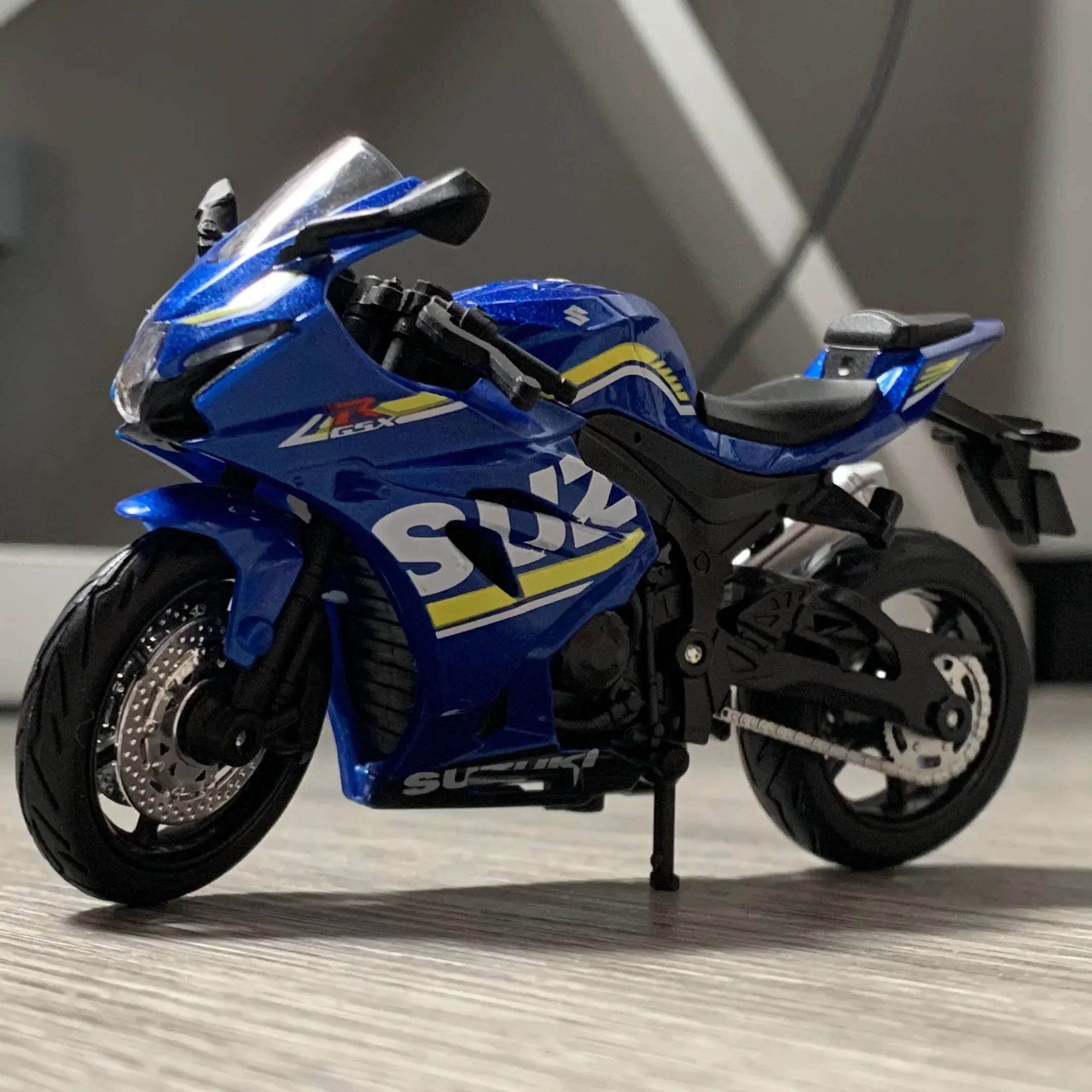1:18スケール スズキ ハヤブサ GSX1000R ホンダ CBR1000 ヤマハ YZF-R1 オートバイ 合金ダイキャストモデルカー トレンド ホームファニシング コレクション