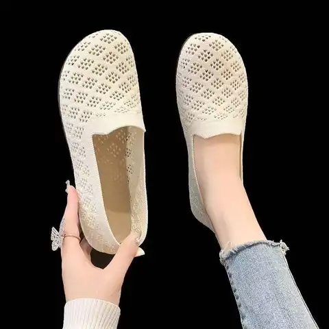 2025 신상 여름 메쉬 원단 통기성 플랫 여성 신발 통풍 레이스 레저 로퍼 맘 슈즈 편안한 캐주얼 가벼운 스니커즈