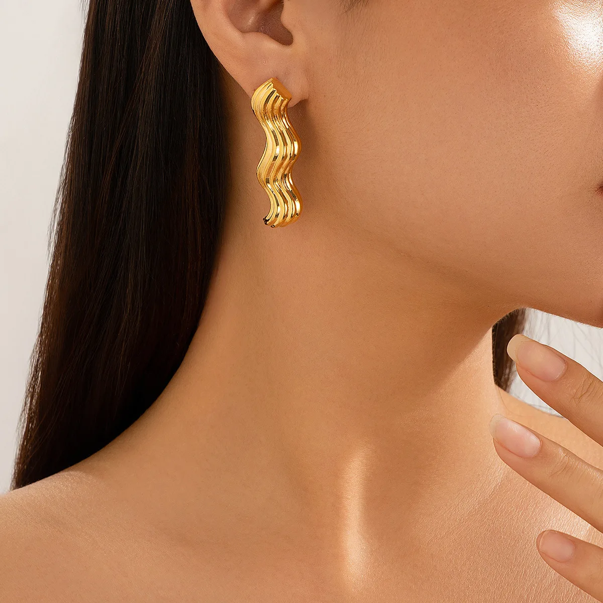 Party temperament level sense wave earrings exaggerated sexy hot earrings factory wholesale