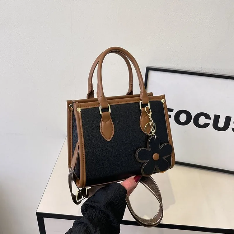 

Fashion Woven Detail Shoulder Bag For Women Textured Underarm Bag For Adding Style To Casual Everyday Outfits